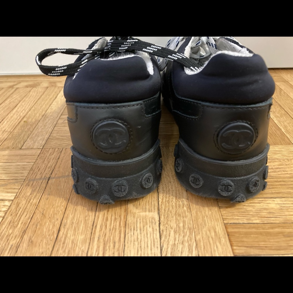 CHANEL CC Calfskin Mesh Lycra Sneakers 39 Black - Picture 5 of 9